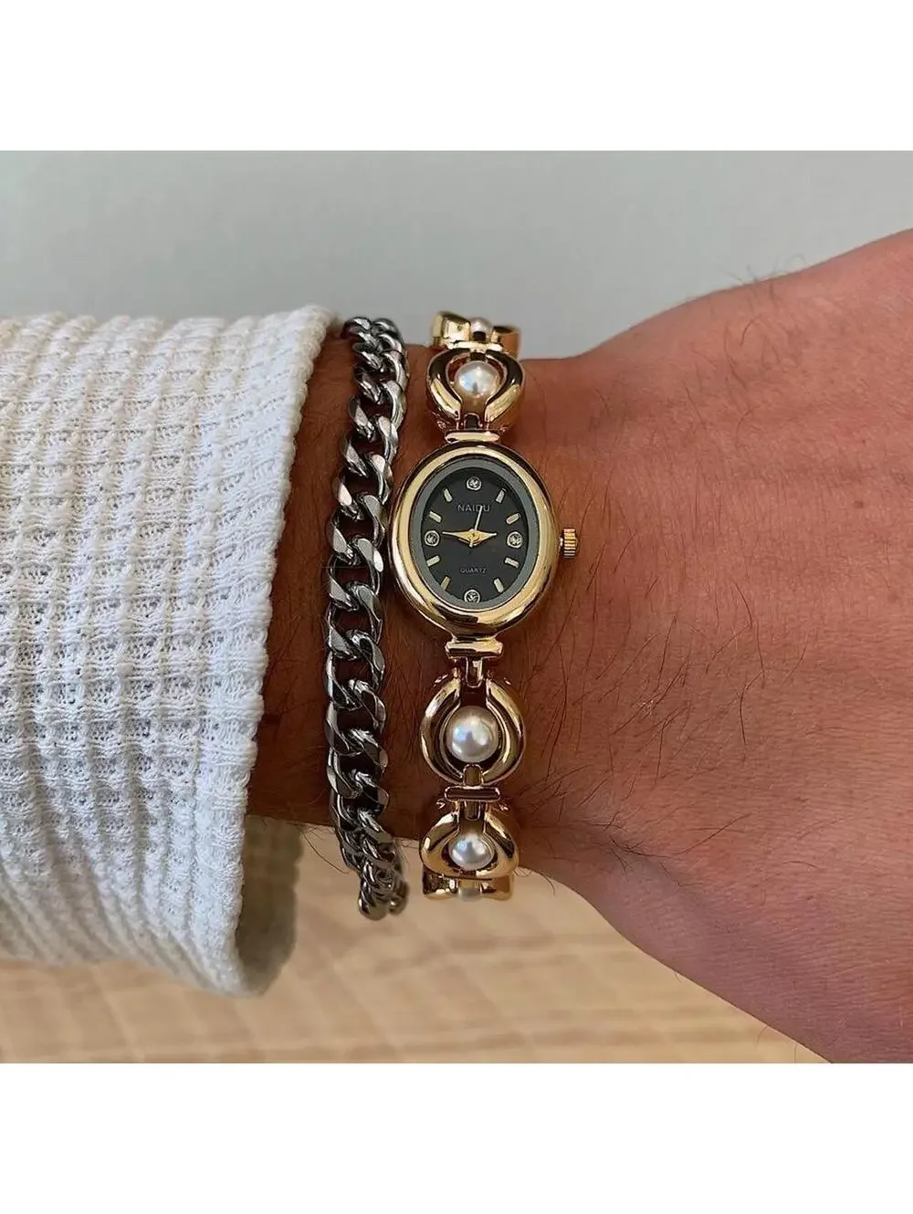 Luxury Y2K style Gold round stainless steel quartz pearl stone charm watch